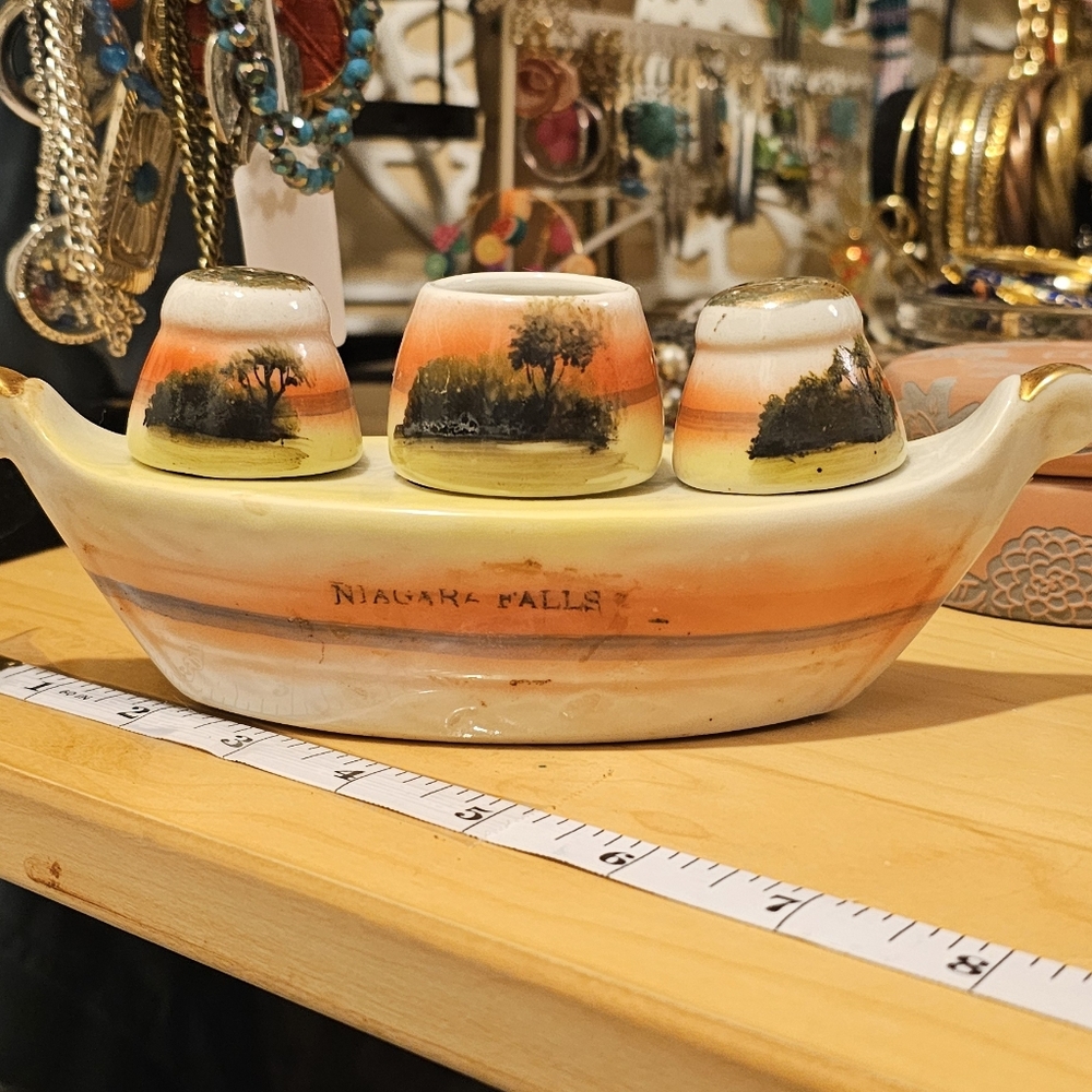 Vintage Niagara Falls souvenir salt and pepper shakers toothpick holder boat